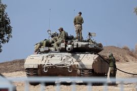 قوات إسرائيلية على تخوم قطاع غزة (الفرنسية)