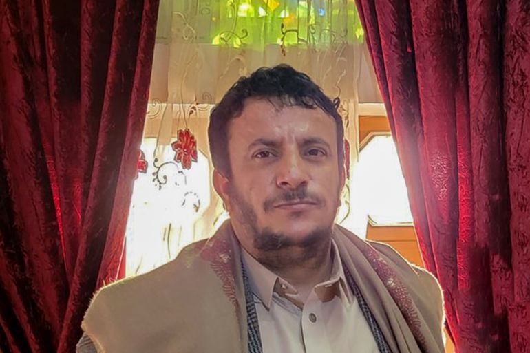 مسؤول الحوثي علي القحوم من صفحته على تويتر