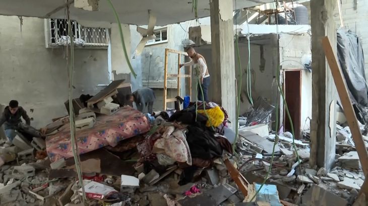 الجزيرة ترصد الدمار الهائل بمنزل استهدفه الاحتلال بمخيم النصيرات