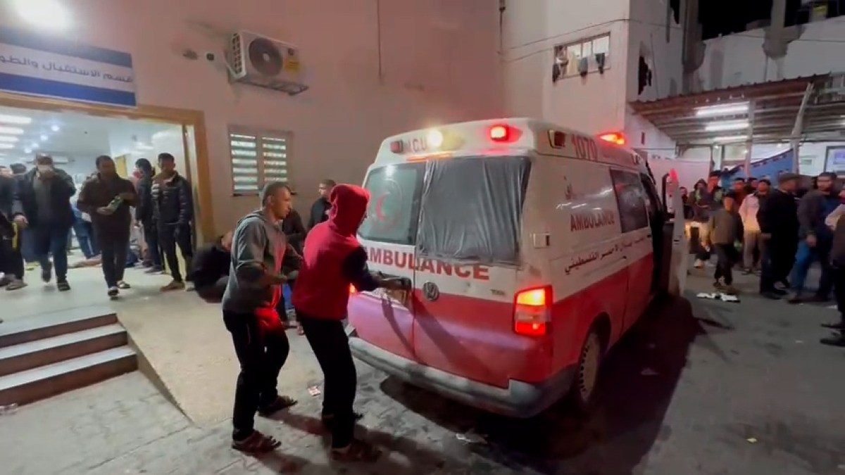 شهداء وجرحى بقصف إسرائيلي على مستشفى كمال عدوان بغزة