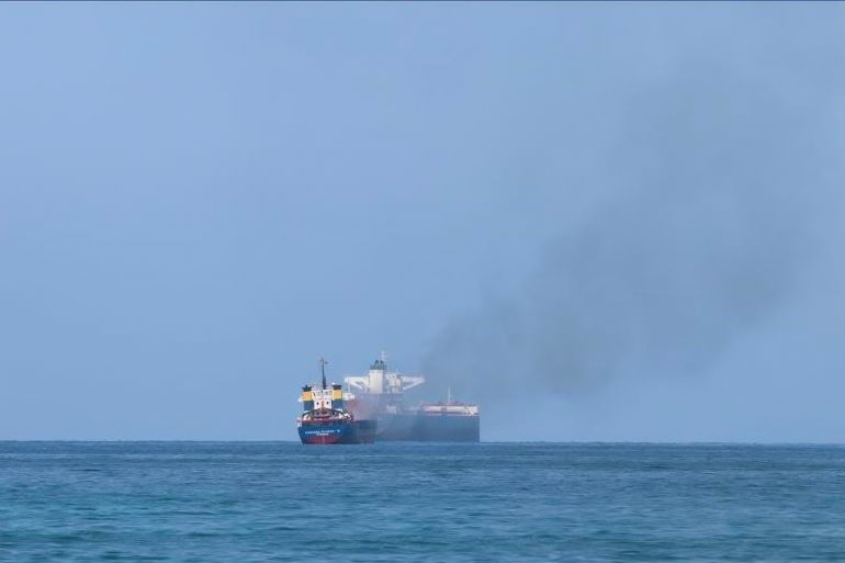 صورة أرشيفية لأحد السفن المستهدفة الحوثي: استهداف سفينة متجهة إلى إسرائيل بطائرة مسيرة