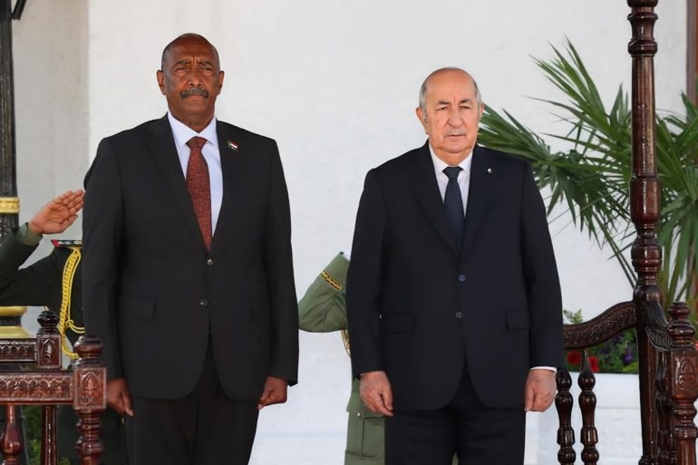 وصول عبد الفتاح البرهان اليوم إلى العاصمة الجزائرية ، في زيارة رسمية تتعلق بتعزيز وترقية العلاقات الثنائية. المصدر : وكالة السودان للأنباء سونا