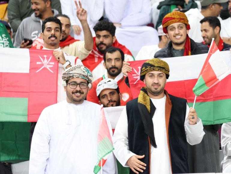 الجماهير السعودية والعمانية تصنع الحدث في بطولة آسيا (الجزيرة)