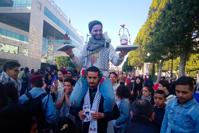 محمد علي لطيفي- تونسيون يحييون الذكرى التاسعة لأحداث الثورة التي أطاحت بالمخلوع بن علي