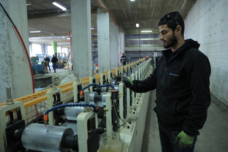 الصناعات الفلسطينية ترزح تحت وطأة حرب إسرائيل