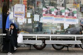 صور أحد المرشحين في طهران مع انطلاق الحملة الانتخابية (الأوروبية)