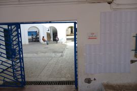 مراكز الاقتراع شبه خالية في يوم التصويت/العاصمة تونس