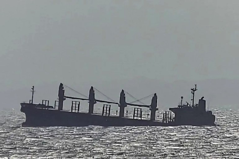 ***داخليه**** Photos of the British ship, the Rubymar, which was targeted and sunk in the Gulf of Aden by naval missiles of the Yemeni Armed Forces two days ago. The Saviour twitter