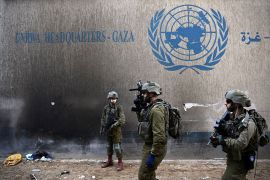 إسرائيل سعت منذ سنوات لوقف أعمال الأونروا وتولي وكالة أممية أخرى مهامها (رويترز)