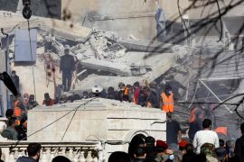 آثار هجوم إسرائيلي في يناير/كانون الثاني الماضي على موقع في دمشق (الفرنسية)