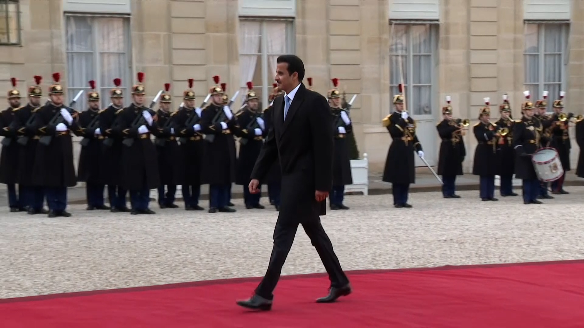 مباحثات هدنة غزة وإغاثتها تتصدر جدول زيارة أمير قطر إلى فرنسا