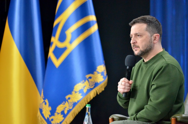زيلينسكي توقع استمرار الصعوبات أمام قوات بلاده خلال الشهرين القادمين
