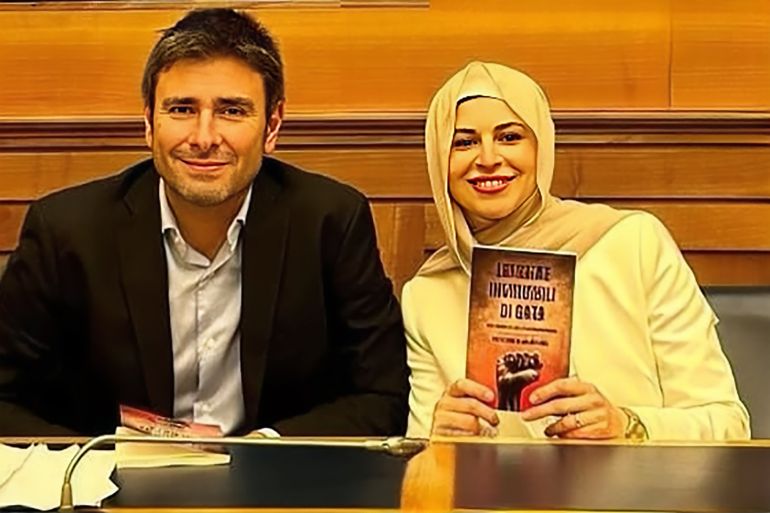 الكاتبة حنين صوفي رفقة السياسي الإيطالي أليساندرو دي باتيستا المناصر للقضية الفلسطينية