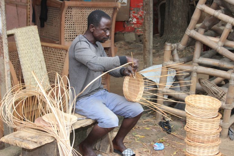 غانا.. صناعة الخيزران والقش تقاوم من أجل البقاء