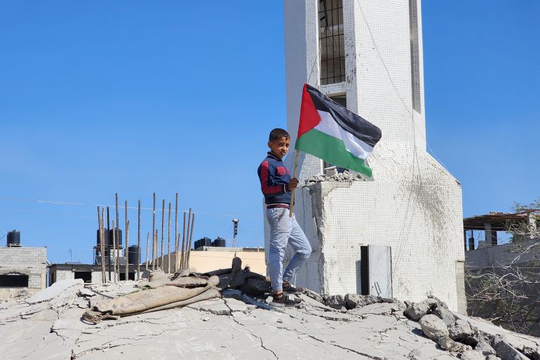 دمرت قوات الاحتلال زهاء ألف مسجد كليا وجزئيا منذ اندلاع الحرب على قطاع غزة في أكتوبر من العام الماضي-رائد موسى-رفح-الجزيرة نت