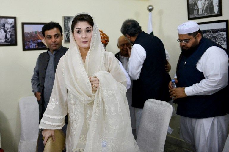 Pakistani opposition party leader Maryam Nawaz (C), daughter of currently incarcerated former premier Nawaz Sharif leaves after a joint opposition parties press conference in Islamabad on May 19, 2019. Leaders of the opposition parties on May 19 announced their plans to 