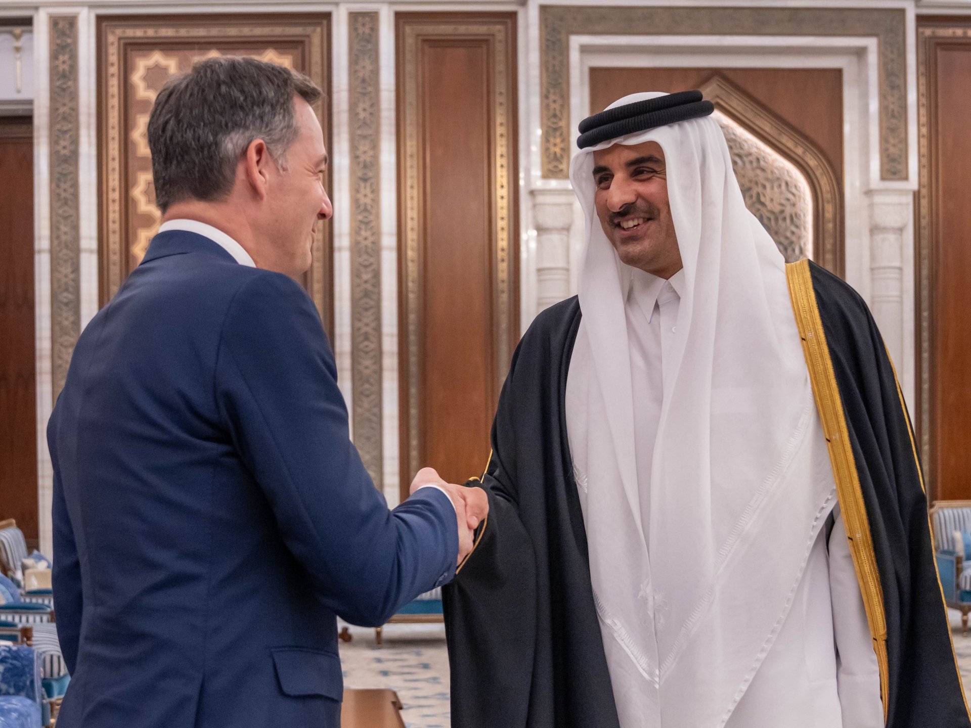 أمير قطر يبحث تطورات أوضاع غزة مع رئيس وزراء بلجيكا