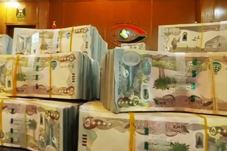 أموال مسروقة تمت استعادتها في وقت سابق، من العملة العراقية، وكالة الأنباء العراقية