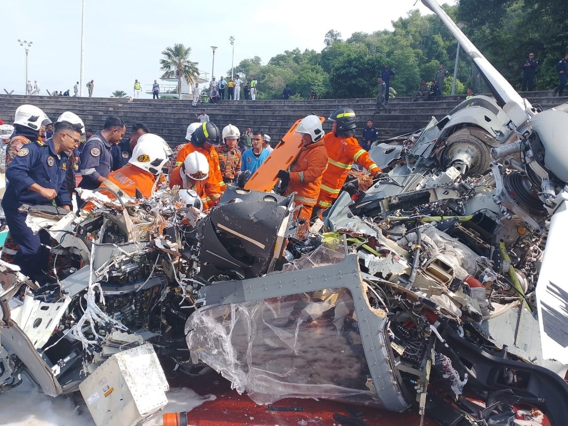 مقتل 10 في تصادم مروحيتين عسكريتين في ماليزيا