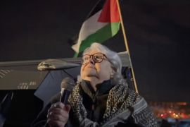 بيث ماسي إحدى المشاركات في الحراك الطلابي بجامعة كولومبيا عام 1968 ضد حرب فيتنام تشارك بمظاهرة في لندن ضد حرب غزة (مواقع التواصل الاجتماعي)