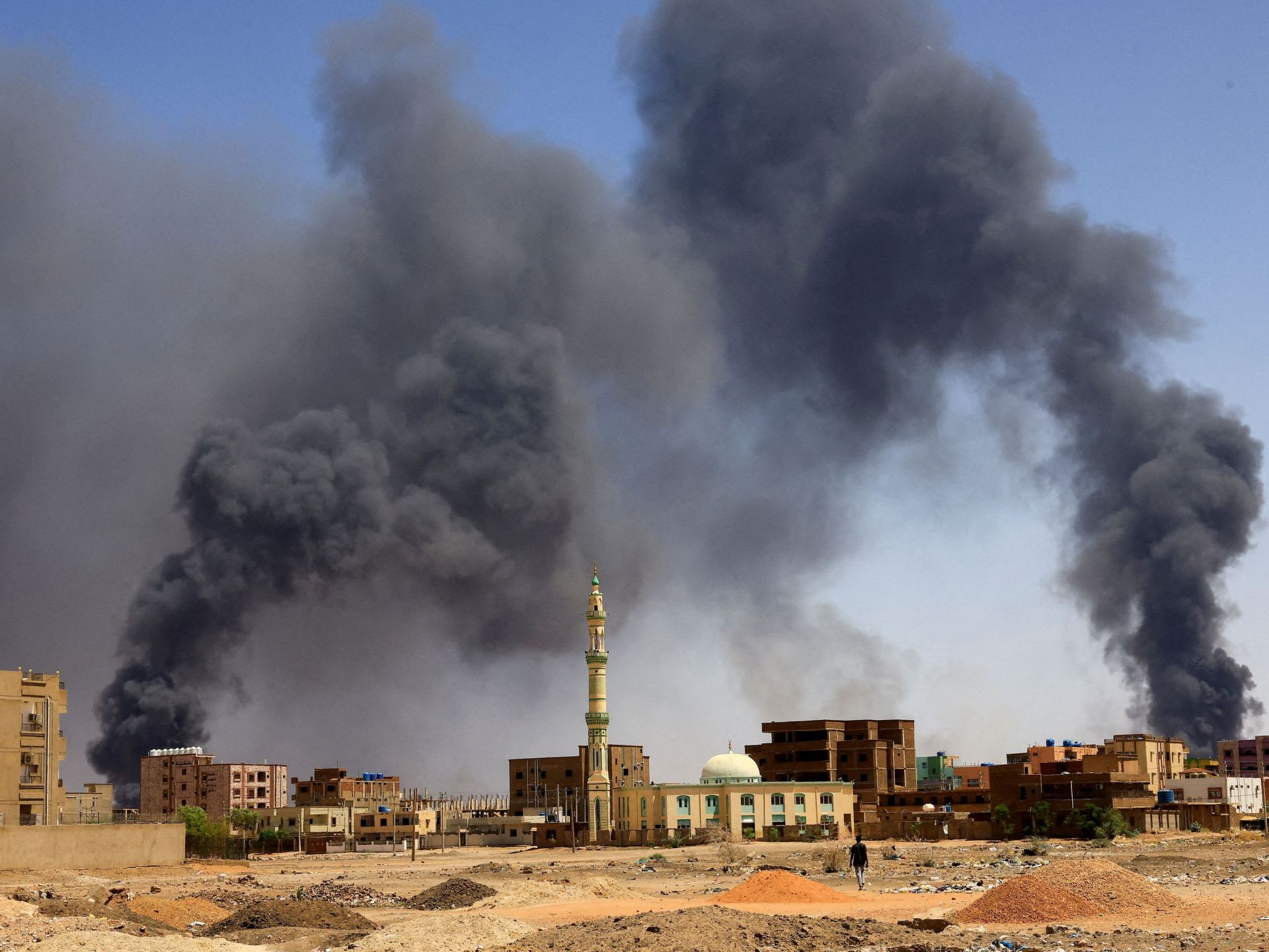 مقتل 25 مدنيا خلال اشتباكات بين الجيش والدعم السريع في دارفور