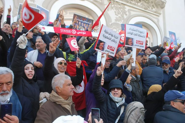 جانب من احتجاجات جبهة الخلاص المعارضة للمطالبة بإطلاق سراح المعتقلين/ تونس.