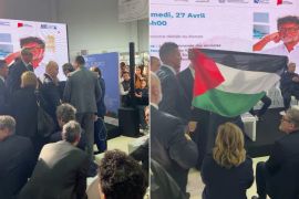 تونسيون يطردون السفير الإيطالي من معرض الكتاب دعما لغزة (منصات التواصل).