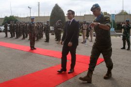 وزير الخارجية الفرنسي يزور قوات حفظ السلام في الناقورة جنوبي لبنان (الفرنسية)