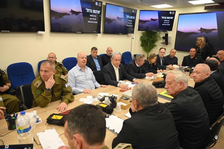 Israeli War Council meets to discuss options for retaliation to Iranian attack.  - Photocopy of Government Prudence Office distributed for free use by media