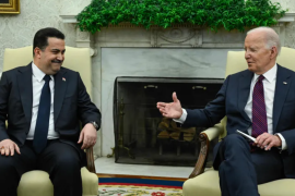الرئيس الأميركي جو بايدن (يمين) يتحدث خلال استقباله رئيس الوزراء العراقي محمد شياع السوداني (الفرنسية)
