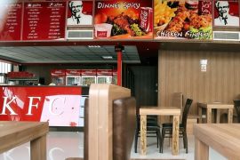 أكثر من 600 مطعم كنتاكي تنتشر في ماليزيا (الأناضول)
