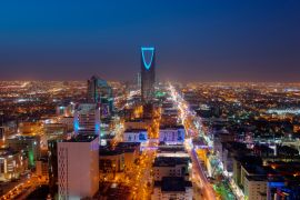 تحتاج السعودية إلى سعر 96.2 دولارا لتحقيق التوازن في ميزانيتها في 2024 (شترستوك)