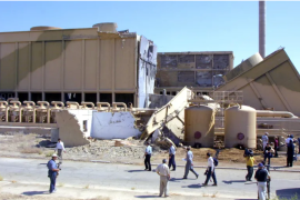 مفاعل تموز قرب بغداد الذي دمر بقصف إسرائيلي عام 1981 وقصف مجددا أثناء حرب الخليج عام 1991 (الفرنسية)