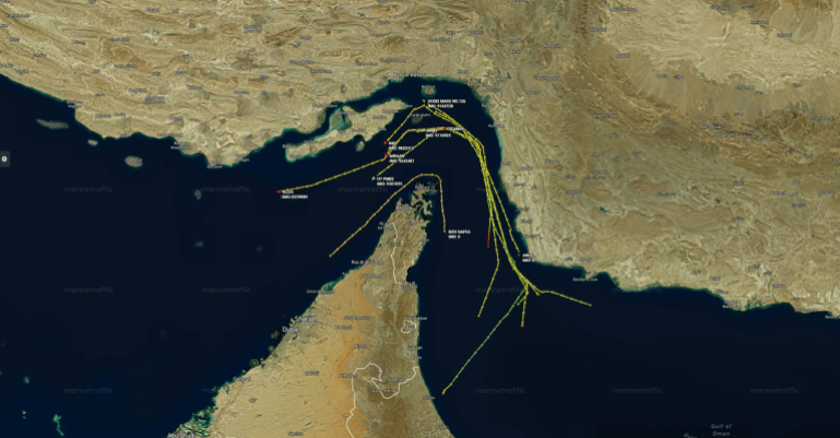 **داخلية** مسارات عدد من السفن التي رصدتها وحدة المصادر المفتوحة أثناء عبورها مضيق هرمز في 7 أكتوبر/تشرين الأول 2026 (مارين ترافيك)