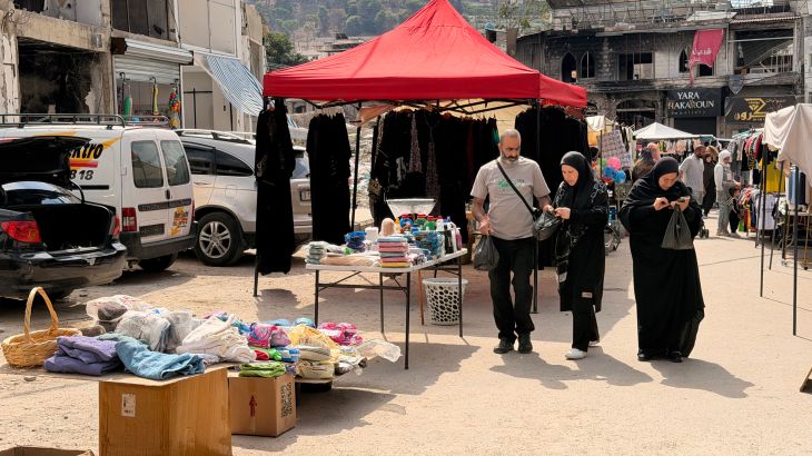 المتسوقون يعودون إلى السوق لكنهم يقارنون الأسعار ويحسبون إنفاقهم بصورة أكبر من السابق