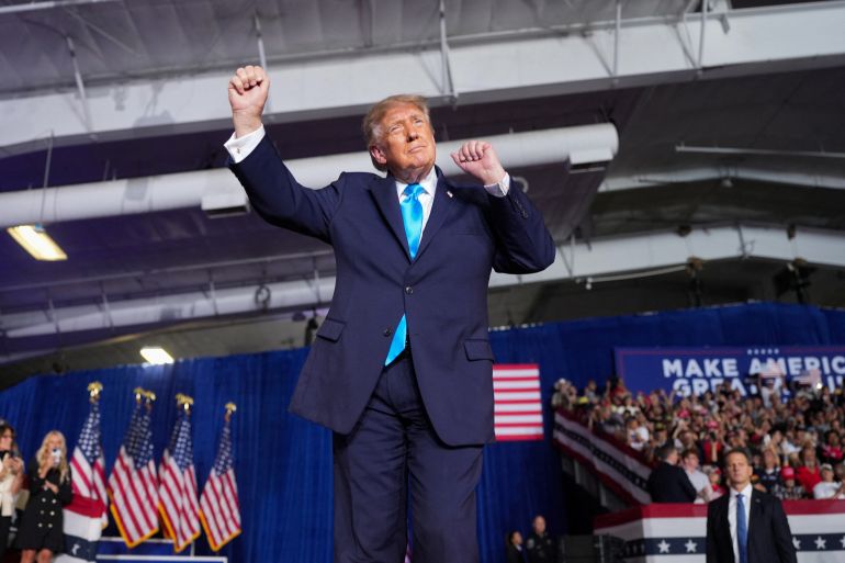 US President Donald Trump dances on stage during a rally at Pinnacle Bank Expo Center in Grand Island, Nebraska, US, October 5, 2026. REUTERS/Nathan Howard