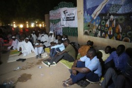 Sit-in protest outside Sudanese presidential palace