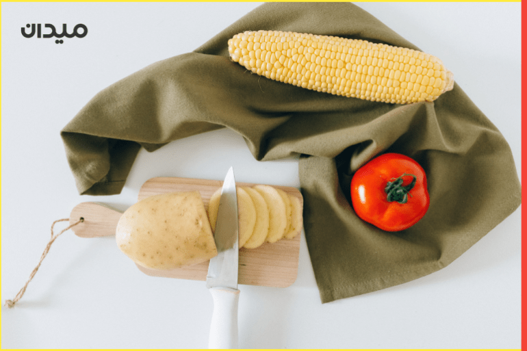 الذرة والبطاطس المقلية