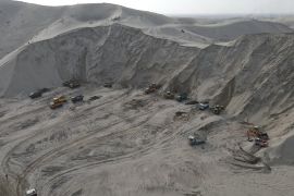 : أعمال الحفر في قناة خوشتيبه التي تقع في ولاية بلخ شمالي أفغانستان